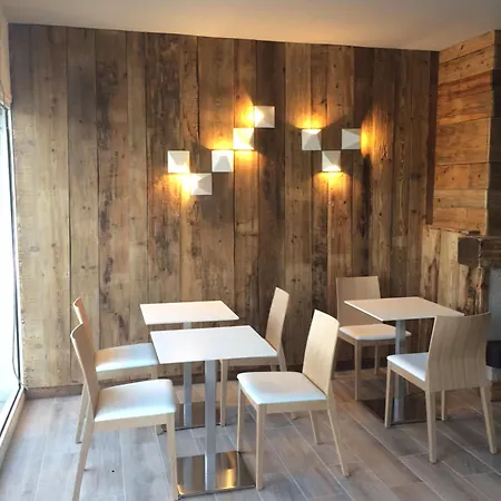 & Restaurant Les Mouettes Otel 3*