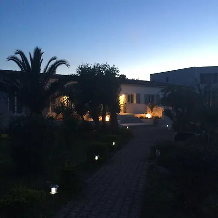 & Restaurant Les Mouettes Belgodère